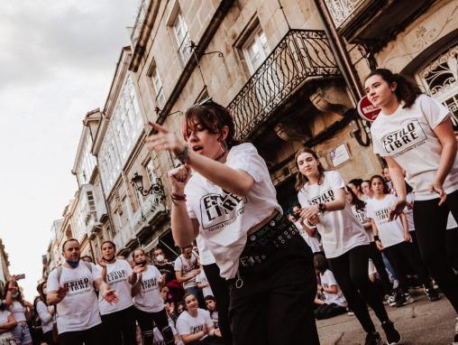 Escola de danza Estilo Libre actuación Shopping night 2022