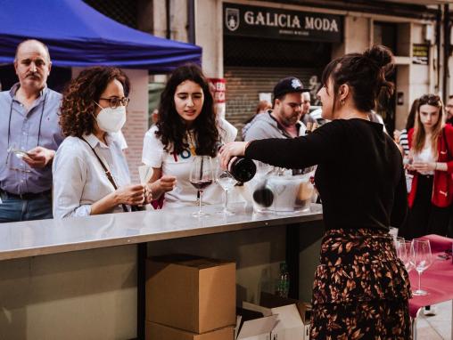 Degustación viño adega Popnte da Boga  Shopping night 2022