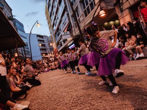 Escola de danza cuatro pasos actuación Shopping night 2022